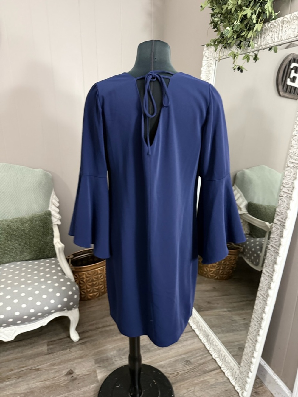 Trina Turk • Nico Ruffle Bell Sleeve Shift Dress - Picture 10 of 13